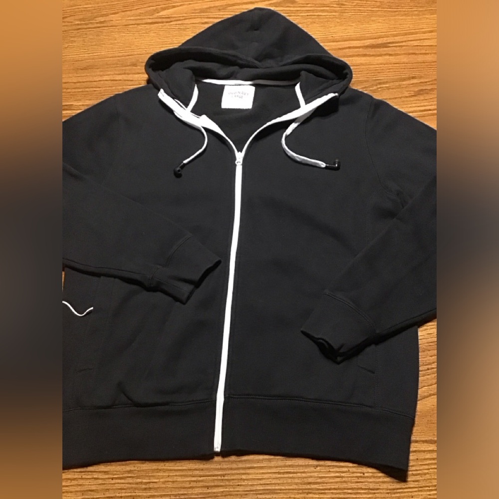 Men's retro Black Hoodie old navy size large attached headphones